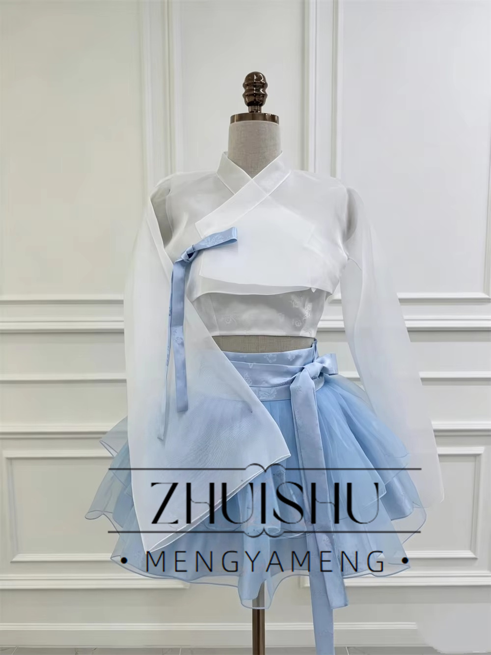 ชุดฮันบกสีน้ำเงินขาวสไตล์โมเดิ - Modern Korean Lifestyle บทวิจารณ์และราคา
